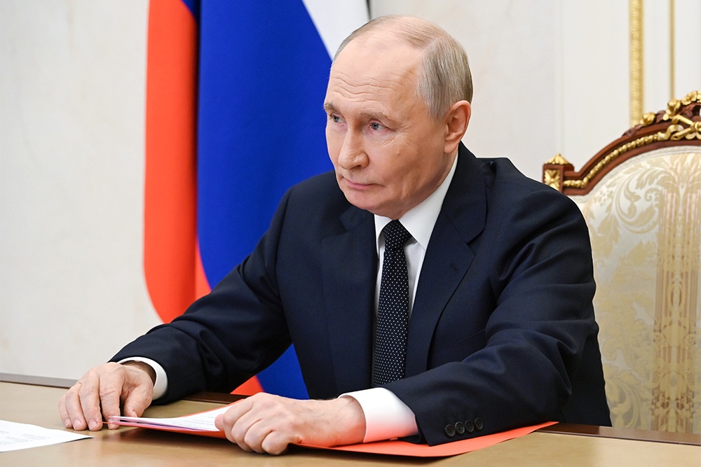 Владимир Путин провел оперативное совещание с членами Совета безопасности РФ.
