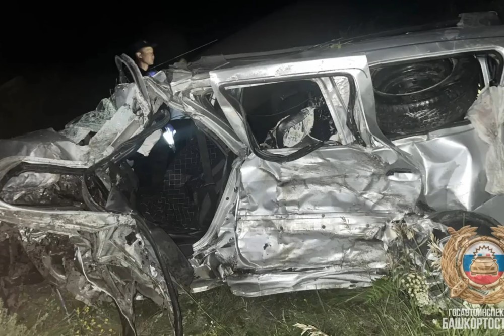 Вечером 13 июля два автомобиля Lada столкнулись на трассе "Магнитогорск - Ира". Вечером 13 июля два автомобиля Lada столкнулись на трассе "Магнитогорск - Ира".