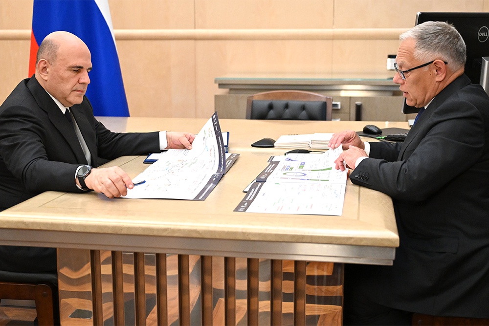 Вячеслав Петушенко познакомил премьер-министра с результатами работы "Автодора". 