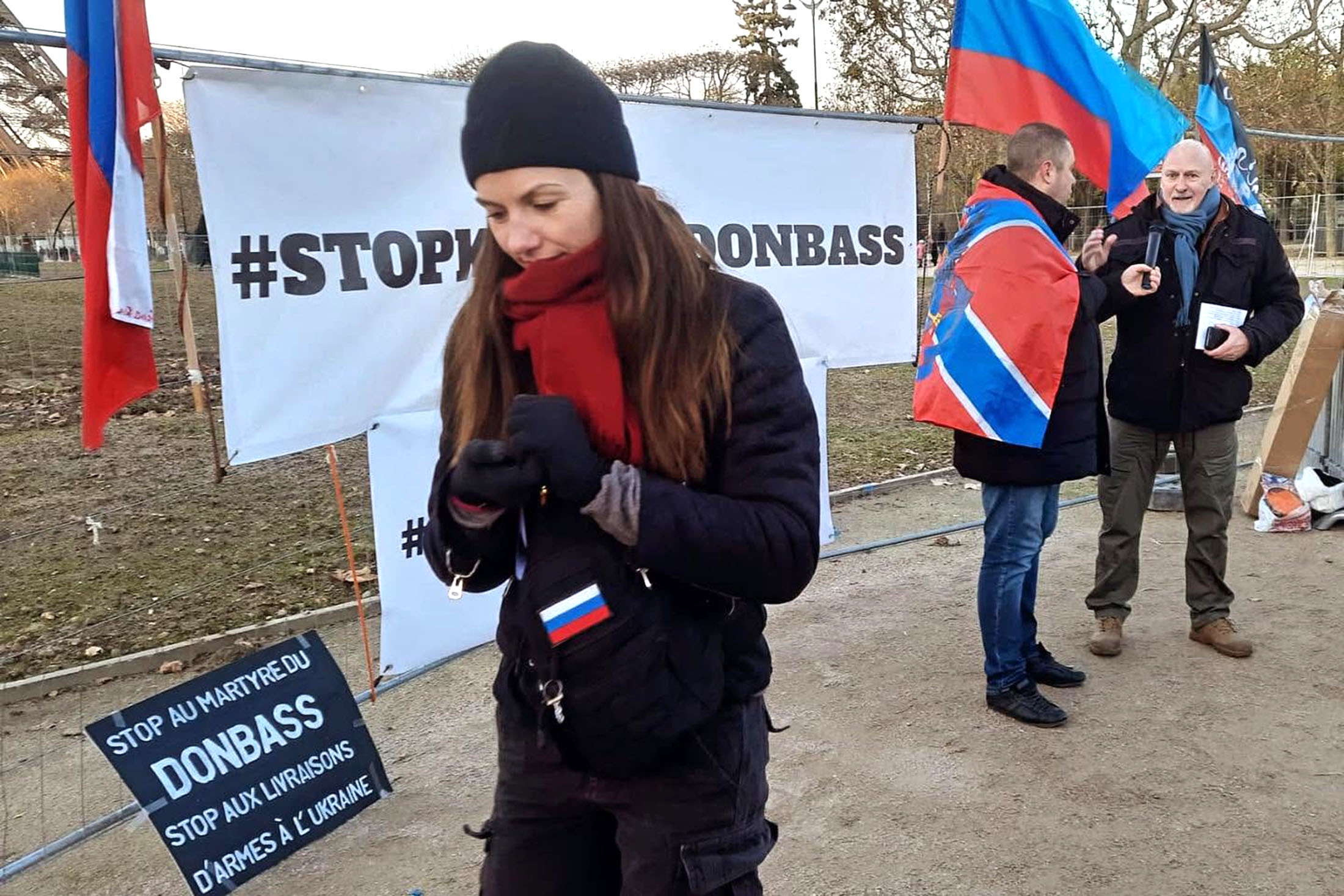 Анна с товарищами проводили акции солидарности с Донбассом во Франции. И это очень не нравилось ее властям.