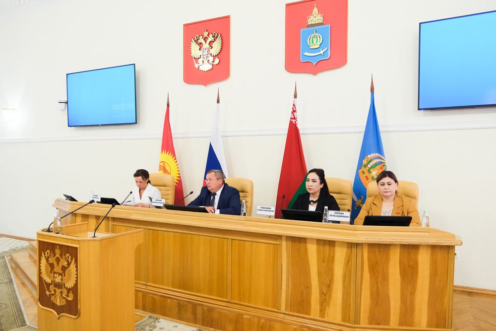 Парламентарии России и стран СНГ объединят усилия для усовершенствования помощи семьям с детьми-инвалидами. Парламентарии России и стран СНГ объединят усилия для усовершенствования помощи семьям с детьми-инвалидами.