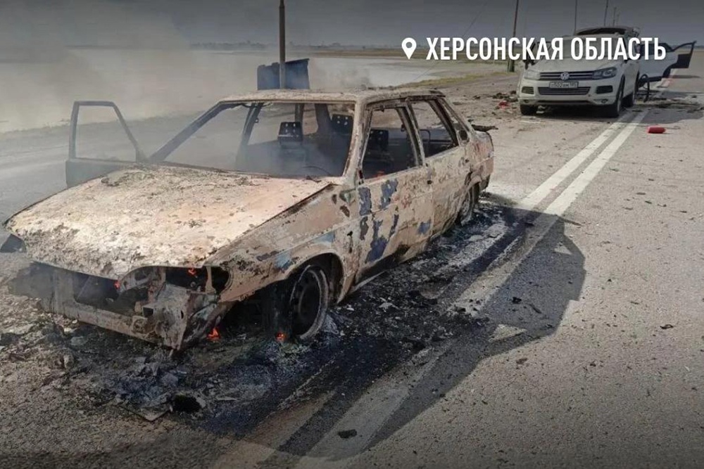 Одна из атакованных ВСУ гражданских машин. Одна из атакованных ВСУ гражданских машин.
