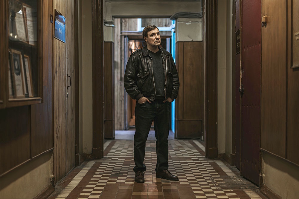 Евгений Цыганов в роли следователя Титова в детективе "Фишер. Черный проспект". Евгений Цыганов в роли следователя Титова в детективе "Фишер. Черный проспект".