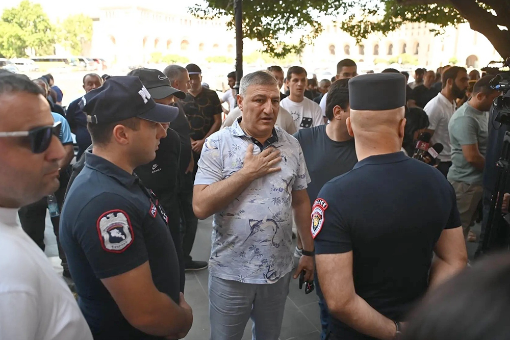 Протестующие в Ереване работники рыбной отрасли уверены, что Европе армянская рыба не нужна. 