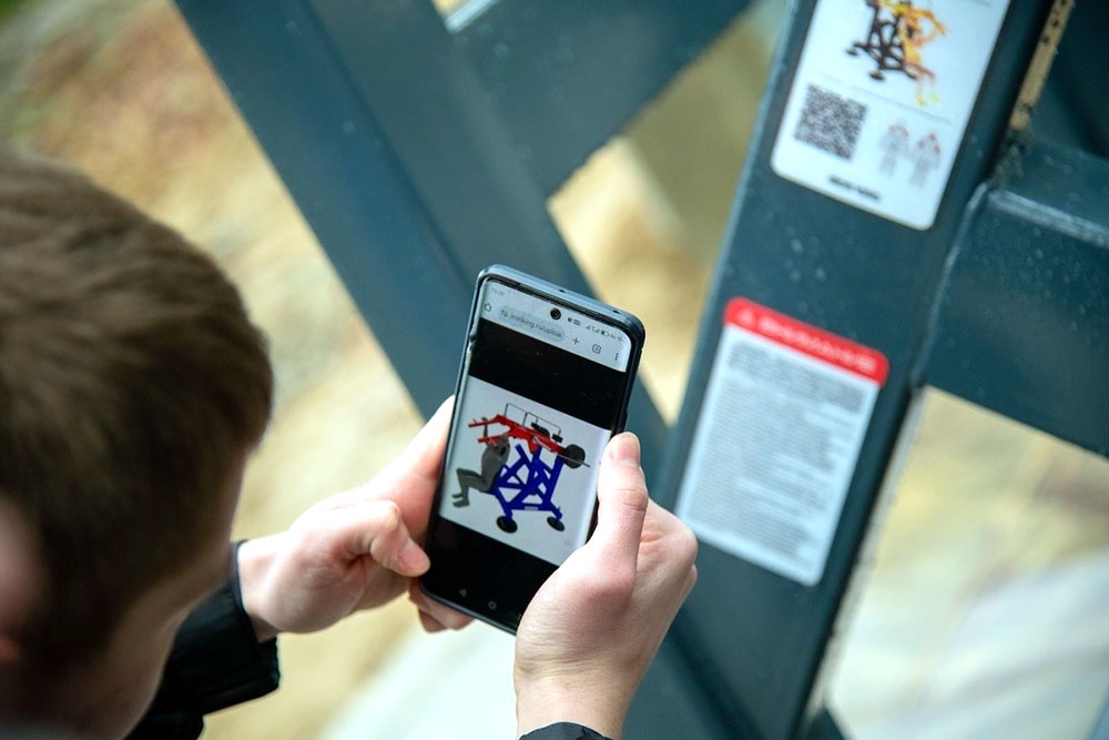 QR-код на тренажере подскажет технику выполнения упражнений.