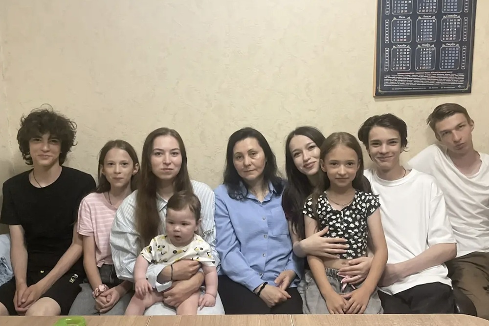 Мэру Омска пришлось лично извиняться за то, что семья Романовых оказалась под угрозой выселения.