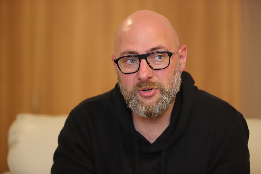 Директор Архдрамы Сергей Самодов: "Есть ощущение, что возможностей проявить себя у региональных театров становится больше". Директор Архдрамы Сергей Самодов: "Есть ощущение, что возможностей проявить себя у региональных театров становится больше".