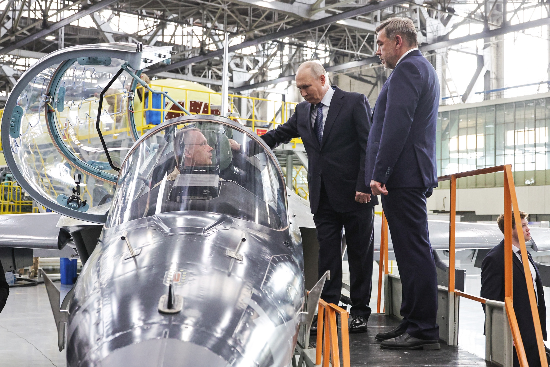 Владимир Путин на Иркутском авиазаводе