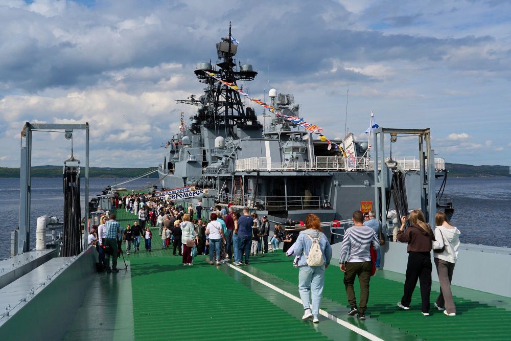 В день ВМФ все желающие смогли посетить большой противолодочный корабль "Североморск". В день ВМФ все желающие смогли посетить большой противолодочный корабль "Североморск".