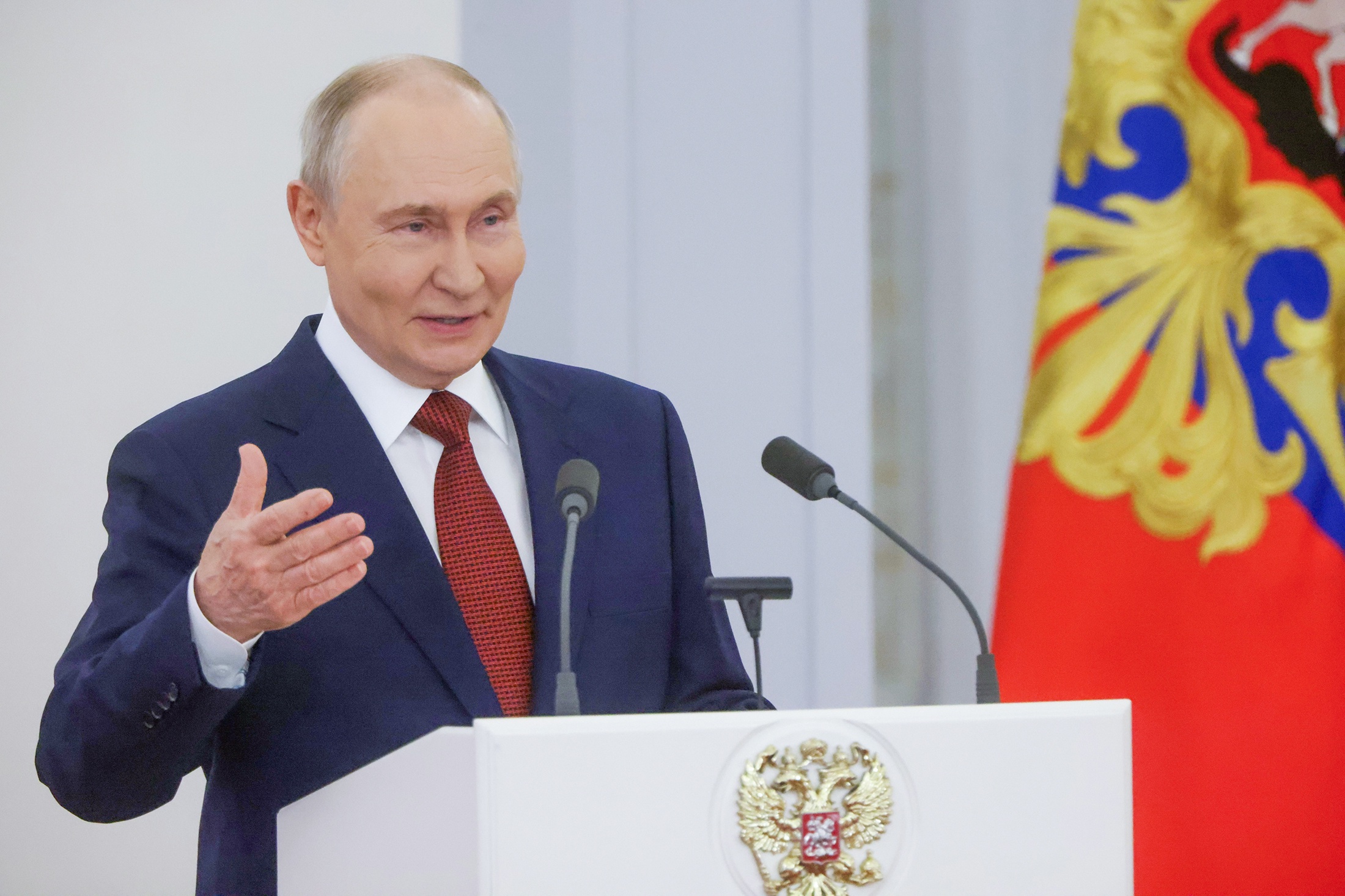 Владимир Путин: Уходящий созыв Госдумы полностью оправдал высокое звание народных избранников.