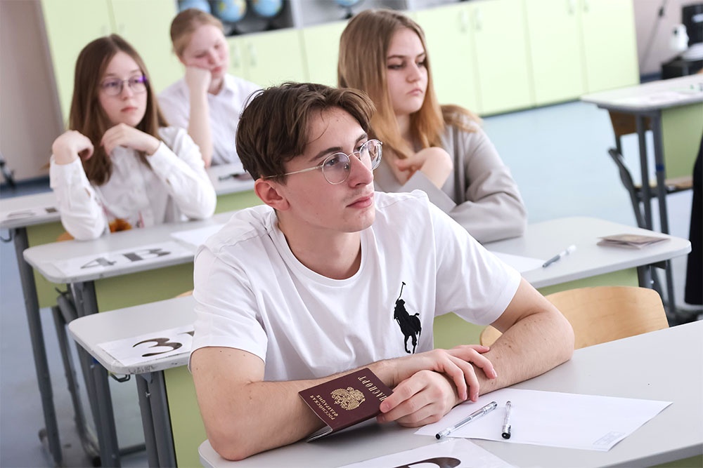 Высокий балл ЕГЭ, скорее, показатель умения работать в заданных рамках, следовать алгоритму и не совершать ошибок. Это очень важно, но это не полная картина интеллектуального потенциала ученика.