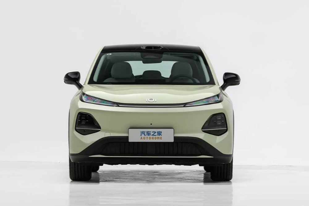 В России стартовали продажи бюджетного кроссовера Changan Nevo (на домашнем рынке известен как Q05). В России стартовали продажи бюджетного кроссовера Changan Nevo (на домашнем рынке известен как Q05).