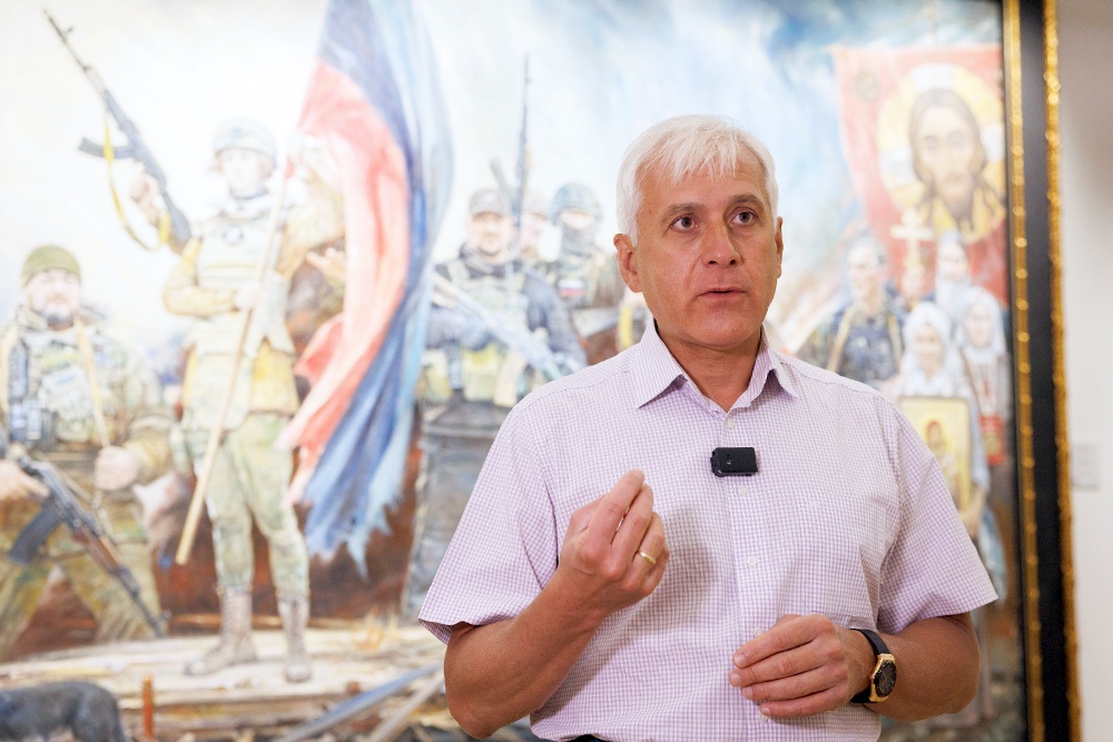 Художник Василий Нестеренко.