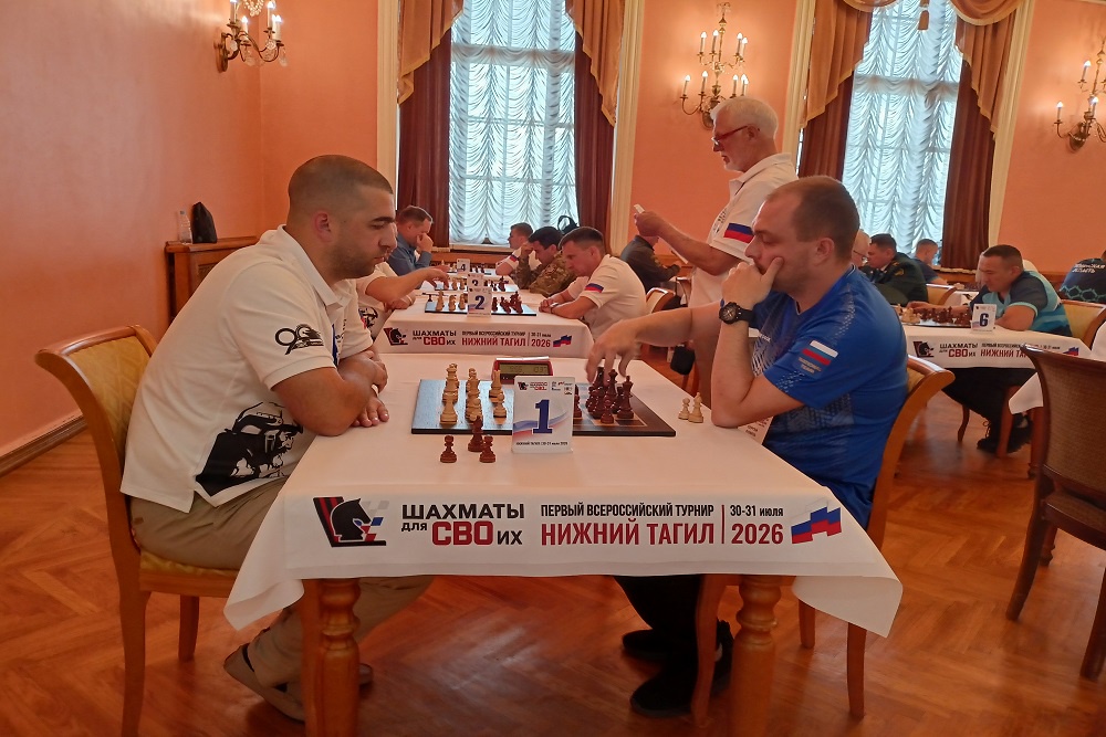За первое место сражались чемпион мира по шахбоксу Сергей Иванов (слева) и детский тренер по шахматам Сергей Помпа. За первое место сражались чемпион мира по шахбоксу Сергей Иванов (слева) и детский тренер по шахматам Сергей Помпа.