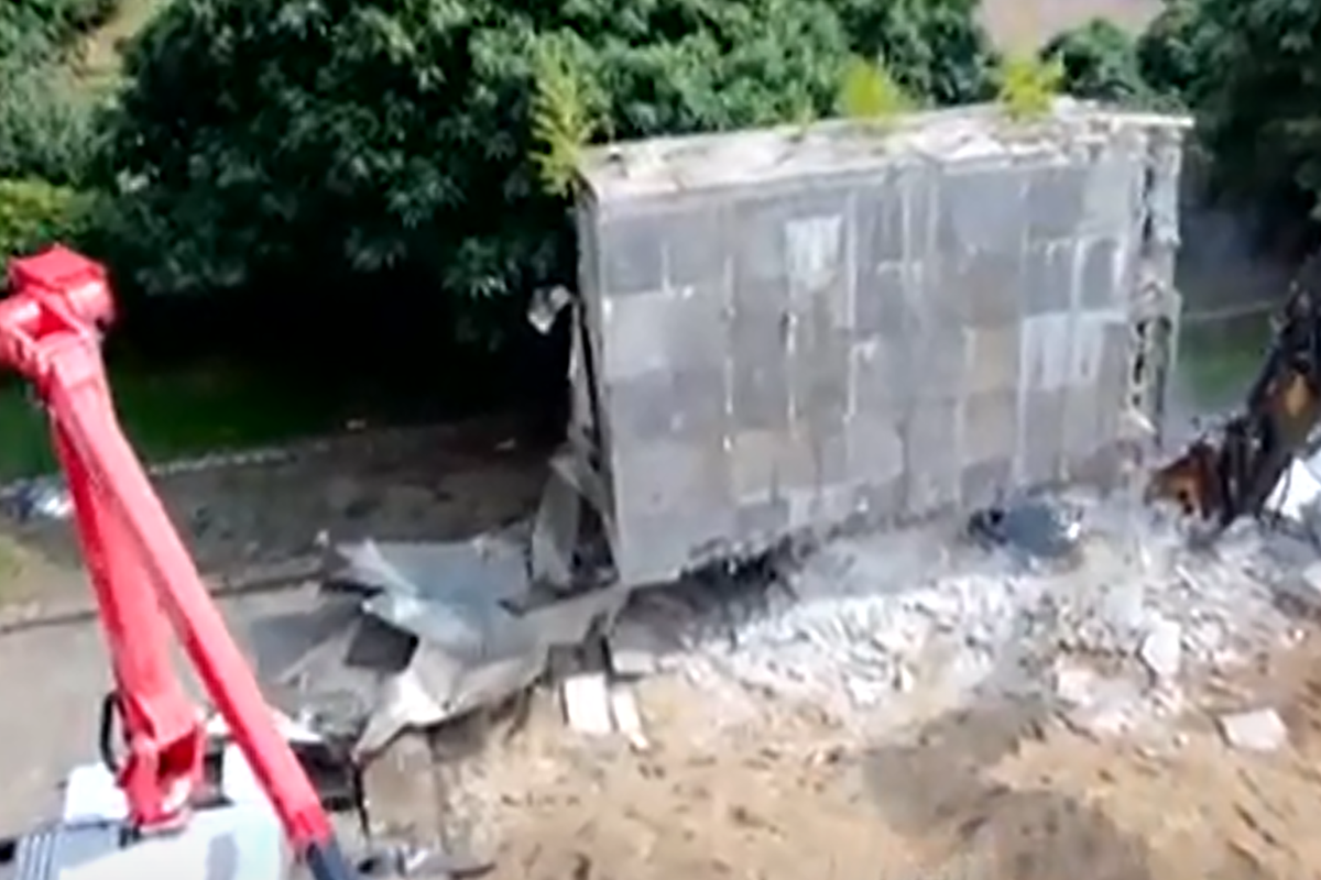 Снос памятника советским воинам в польском Пыжице.