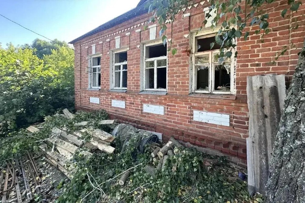 При очередных атаках ВСУ в Центральной России погиб один и пострадали 20 человек. При очередных атаках ВСУ в Центральной России погиб один и пострадали 20 человек.