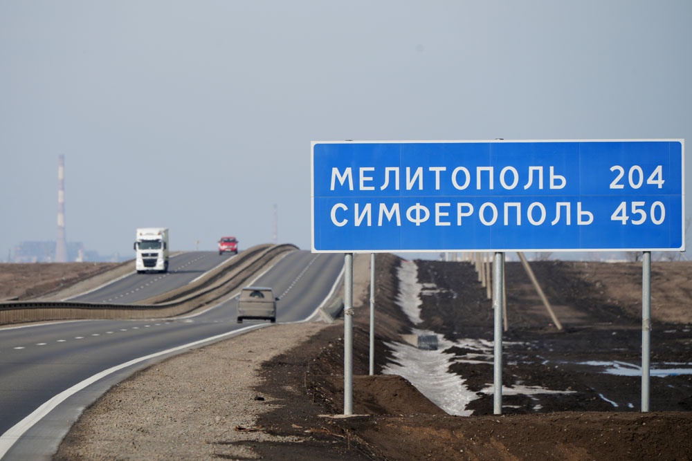 По автодороге проходит около 7 тысяч машин в сутки, из них почти 3 тысячи - грузовики