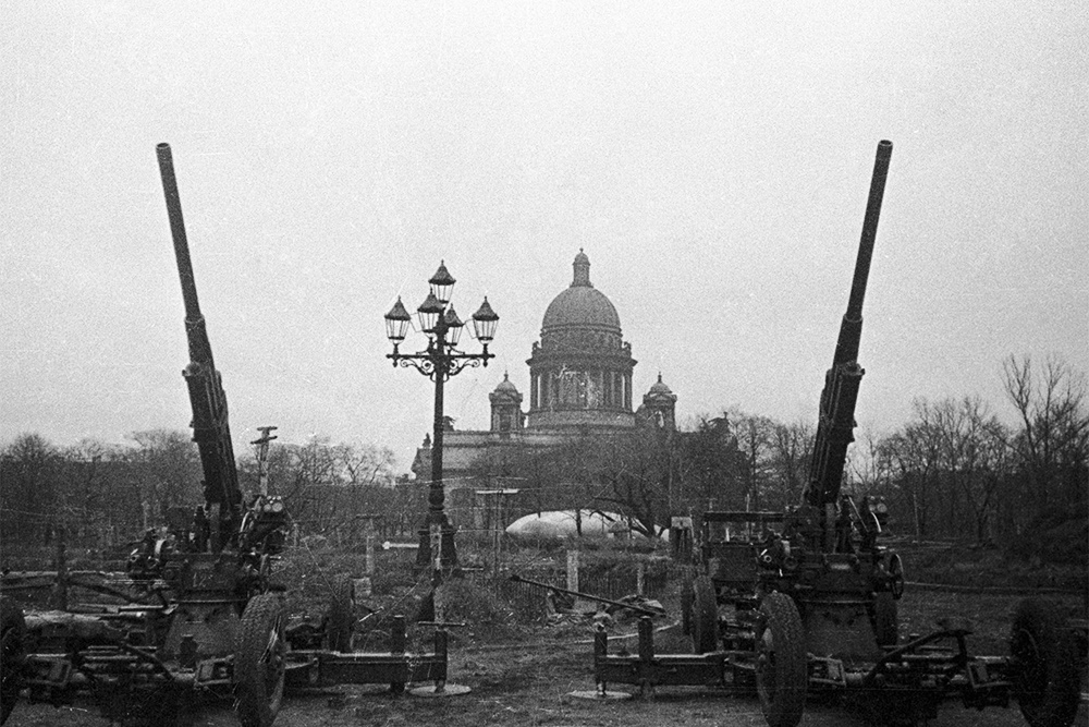 1941 год. Зенитчики на страже Ленинградского неба. 1941 год. Зенитчики на страже Ленинградского неба.