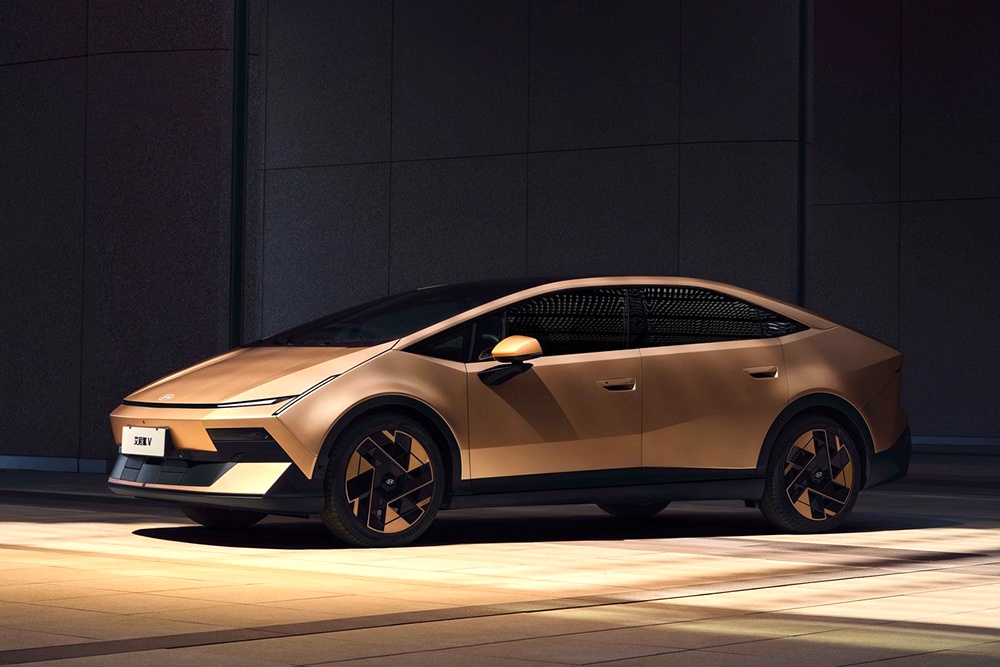 Hyundai Ioniq V