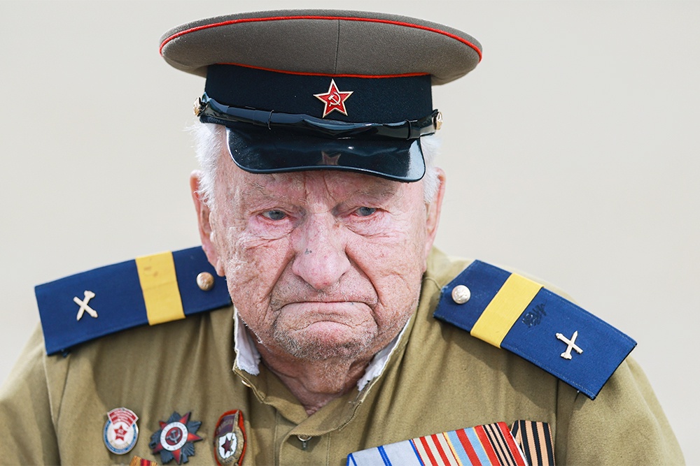 Ветеран Великой Отечественной войны, участник Сталинградской битвы и взятия Берлина Евгений Знаменский. Ветеран Великой Отечественной войны, участник Сталинградской битвы и взятия Берлина Евгений Знаменский.