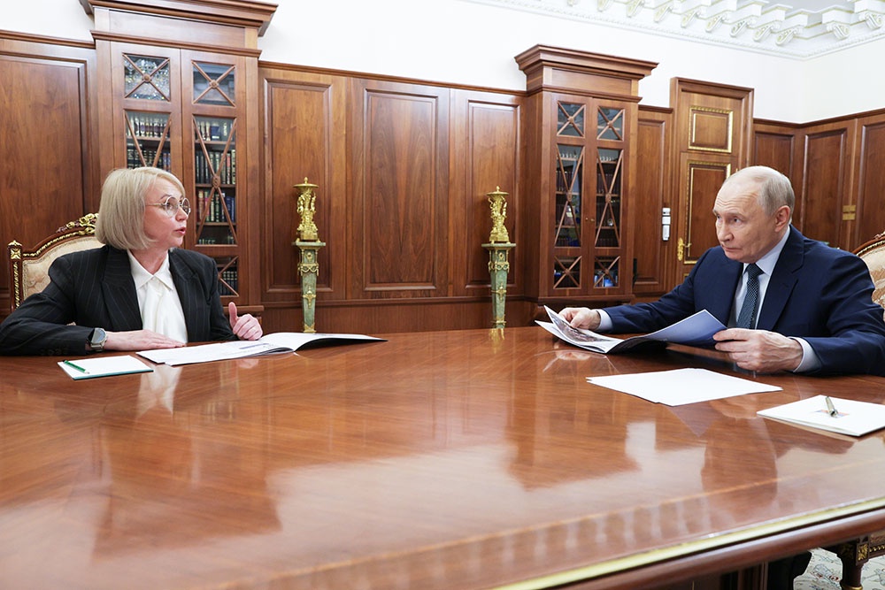 Ирина Гехт рассказала Владимиру Путину о мерах соцподдержки участников СВО в НАО. 