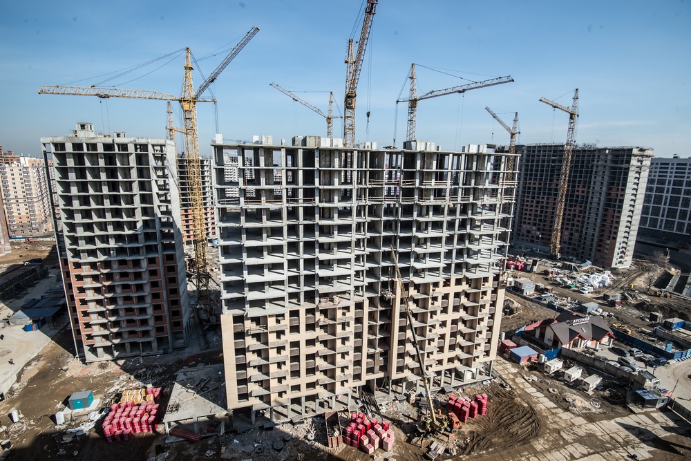 Во многих регионах СЗФО старый деревянный жилой фонд расселяют ради новой застройки.