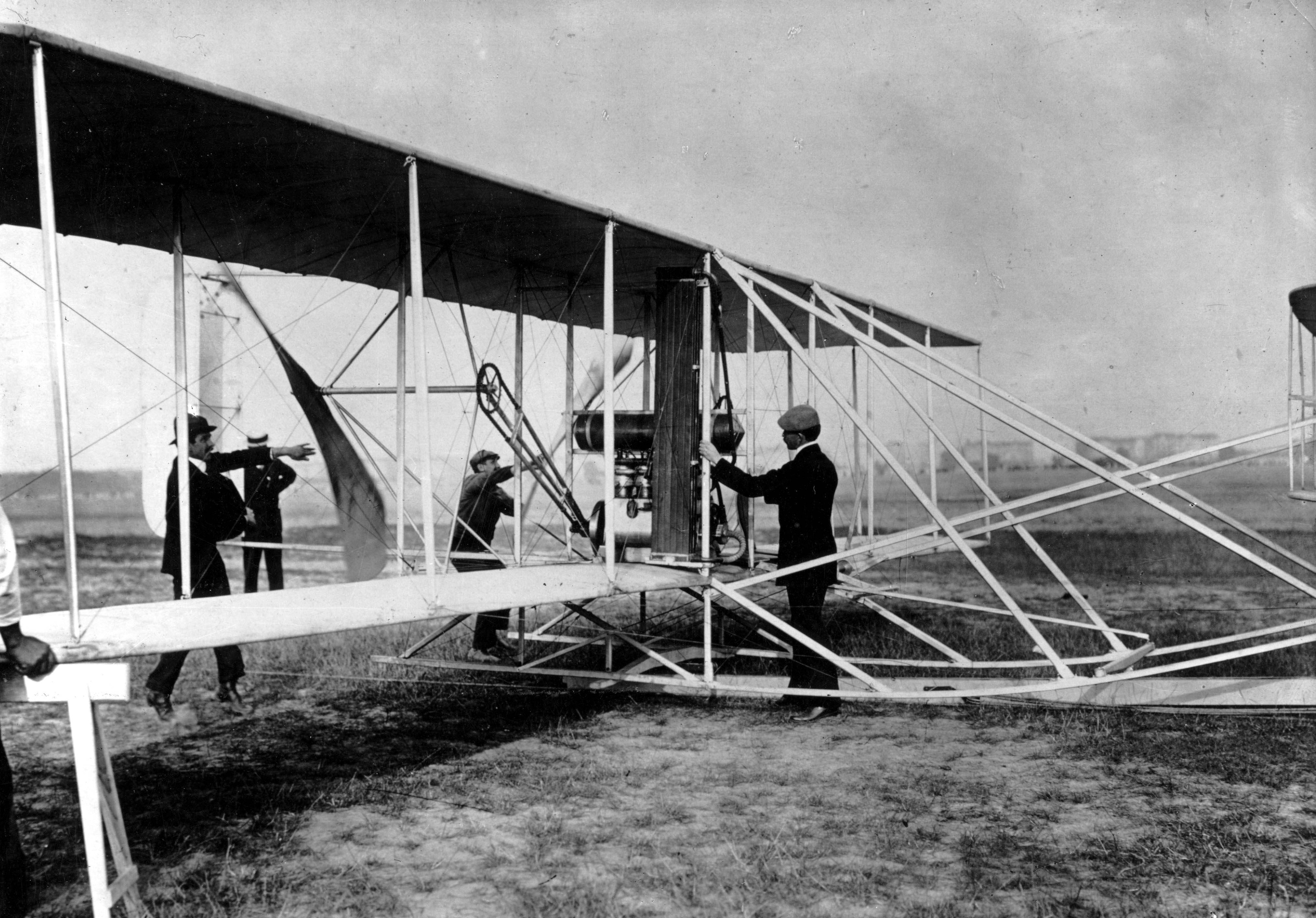 1908 год, Вирджиния. Испытание нового биплана братьев Райт. 1908 год, Вирджиния. Испытание нового биплана братьев Райт.