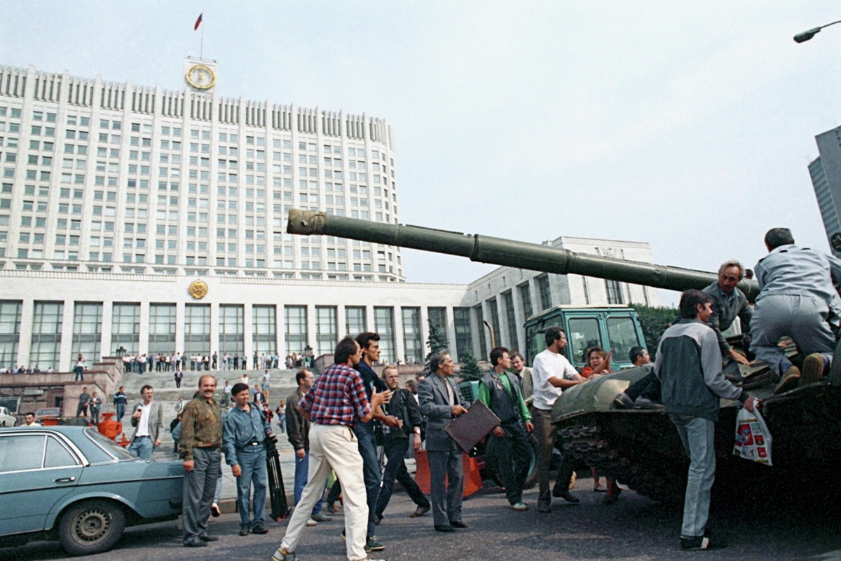 В дни путча у Белого дома в Москве. Август 1991 года.