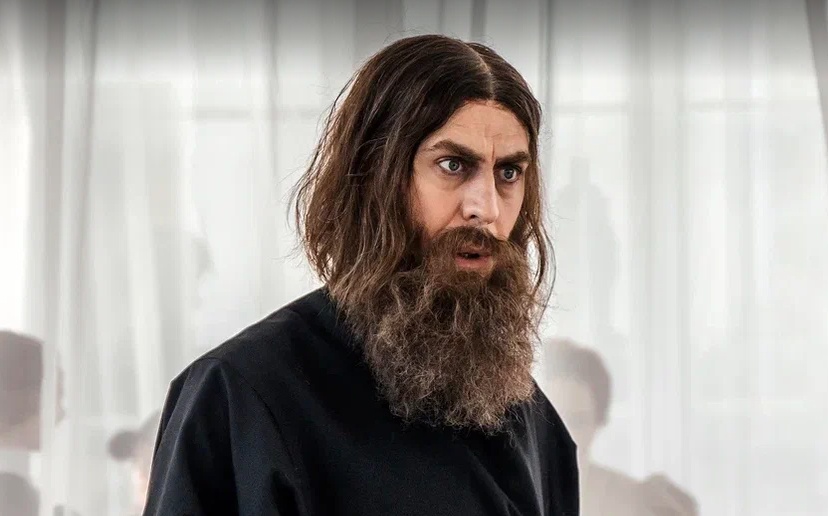Дмитрий Дюжев в роли Григория Распутина в фильме "Романовы: преданность и предательство". Дмитрий Дюжев в роли Григория Распутина в фильме "Романовы: преданность и предательство".