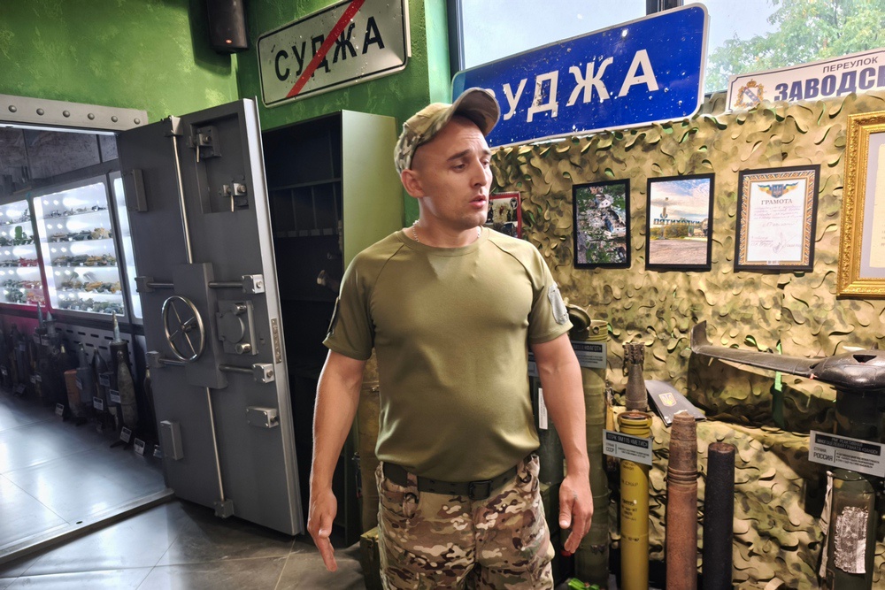 Боец с позывным Слон работает экскурсоводом в крымском музее СВО.