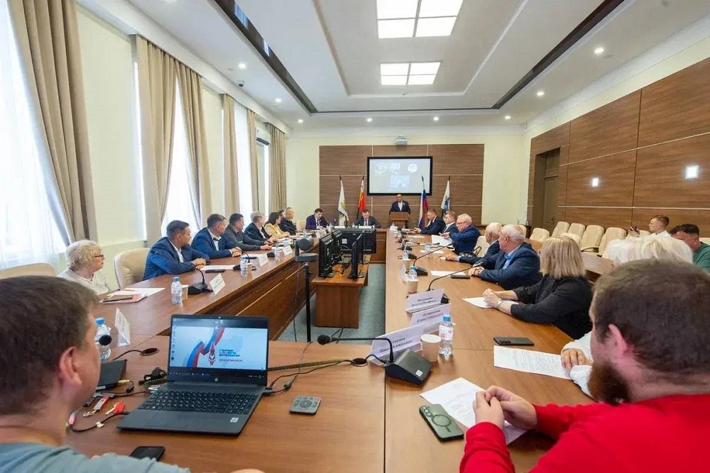 Итоги реализации образовательной программы "Герои СВОего времени. Смоленск" подвели в регионе Итоги реализации образовательной программы "Герои СВОего времени. Смоленск" подвели в регионе