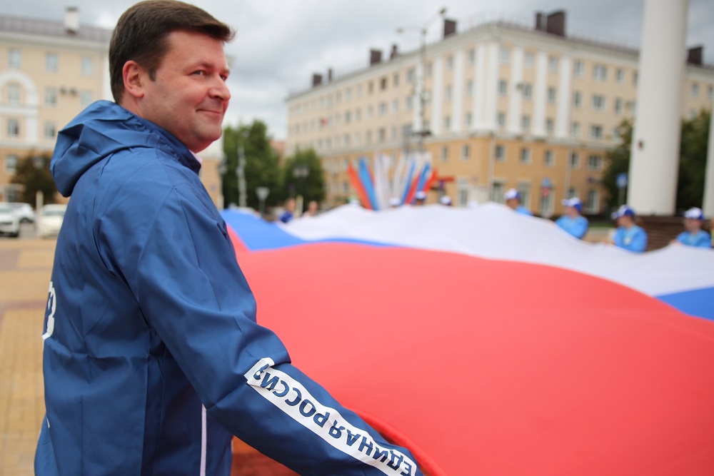 Поздравление председателя Думы города Калуги с Днем флага России Поздравление председателя Думы города Калуги с Днем флага России