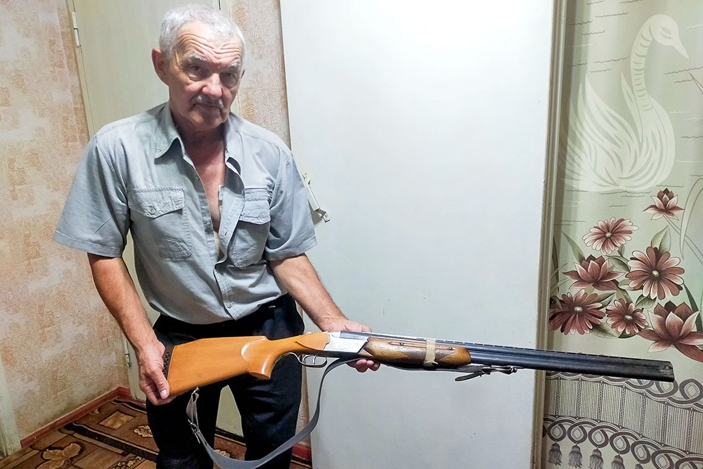 Из этого ружья Николай Александрович Мухин стрелял по вражеским дронам. История пенсионера стала известна на всю Россию. Из этого ружья Николай Александрович Мухин стрелял по вражеским дронам. История пенсионера стала известна на всю Россию.