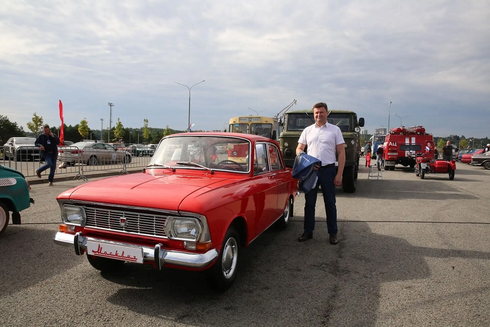 В Калуге открылась масштабная выставка ретротехники "Спутник" В Калуге открылась масштабная выставка ретротехники "Спутник"