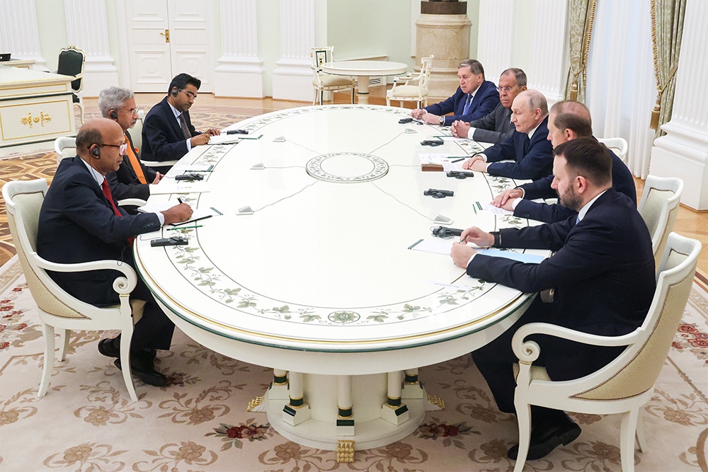 За столом переговоров стороны обсудили экономику и геополитику.