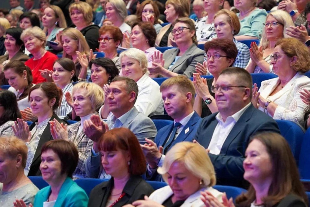 В Кировской области вырастет окладная часть зарплаты учителей