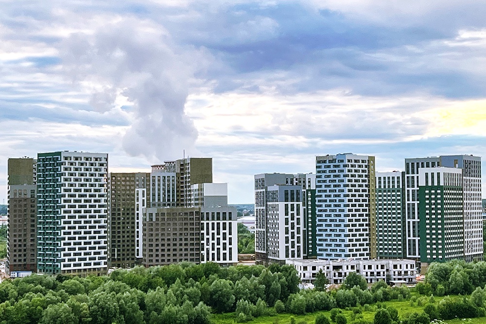 Несмотря на снижение продаж жилья количество строящихся домов в этом году растет.