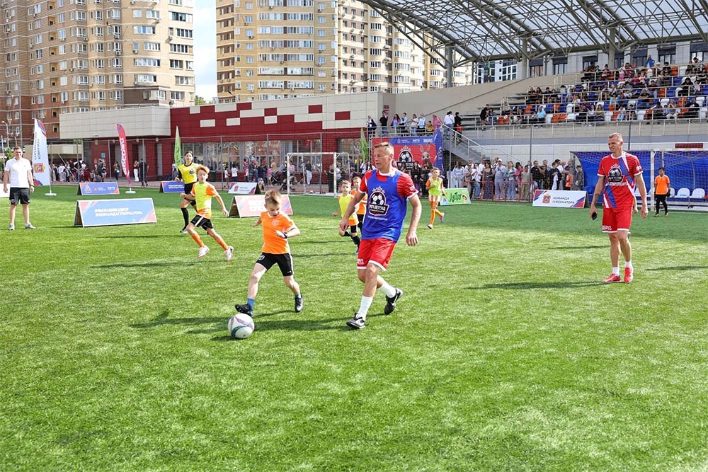 Самым ярким моментом для ребят из спортивных школ стали мини-матчи с командой звезд. Самым ярким моментом для ребят из спортивных школ стали мини-матчи с командой звезд.