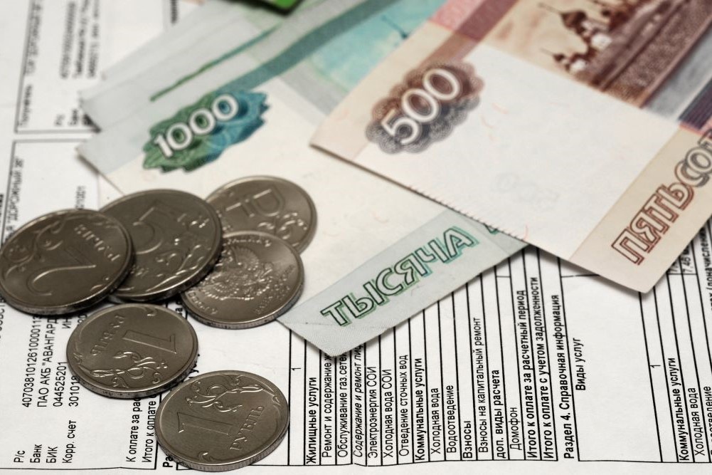 Доля расходов на ЖКУ за год почти не изменилась, хотя стоимость услуг подросла.