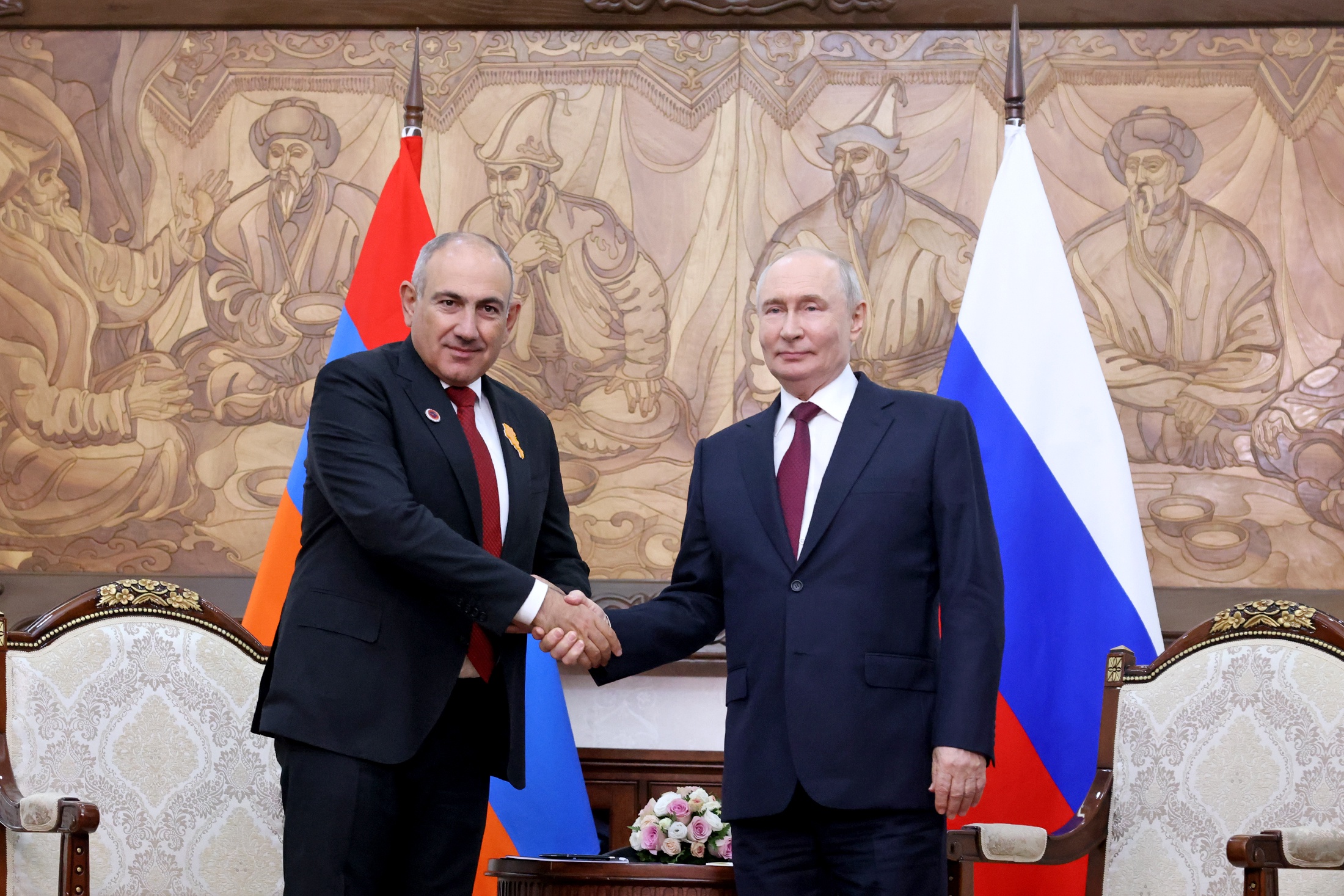 Армения должна определиться. Путин обсудил с Пашиняном вопросы интеграции