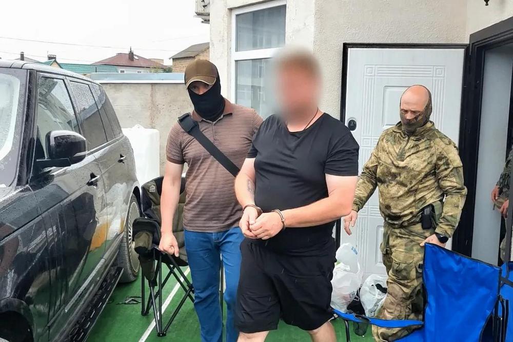 Аферист представлялся "сотрудником ФСБ", выманивая у бойца СВО деньги. 