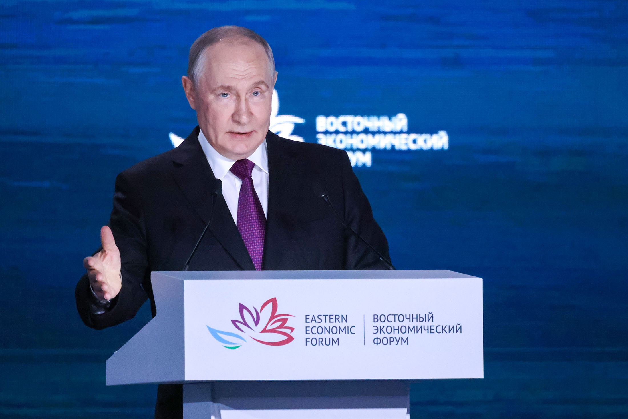 Владимир Путин: На Дальнем Востоке появится особый правовой режим для обкатки технологий.