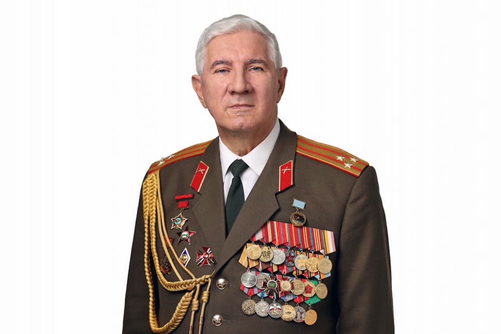 Полковник Александр Лучанинов
