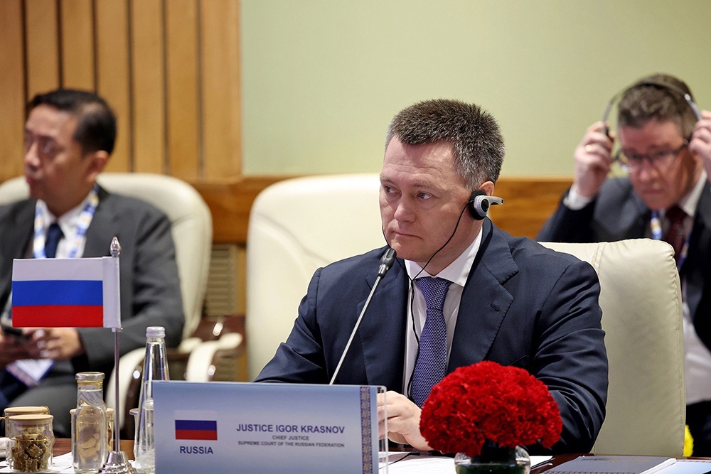 Председатель Верховного Суда РФ Игорь Краснов утвердил концепцию внедрения ИИ в судопроизводство. 