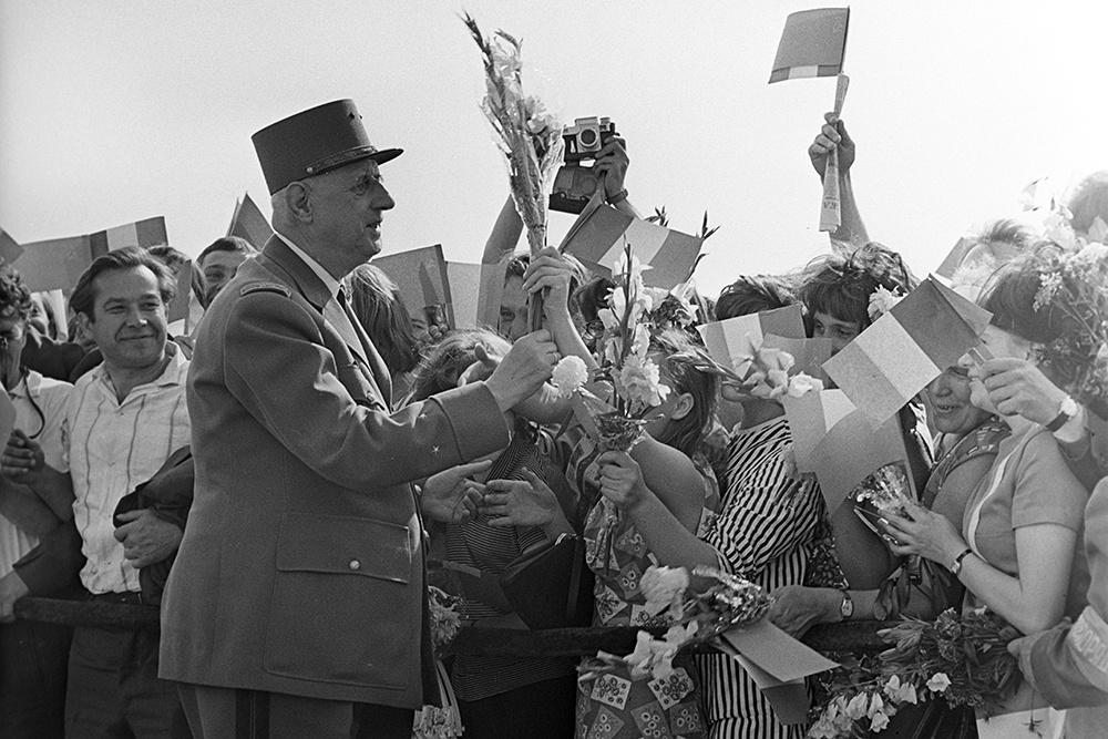 Шарль де Голль во время визита в СССР в 1966 году. В Союзе генералу был оказан радушный прием. Шарль де Голль во время визита в СССР в 1966 году. В Союзе генералу был оказан радушный прием.
