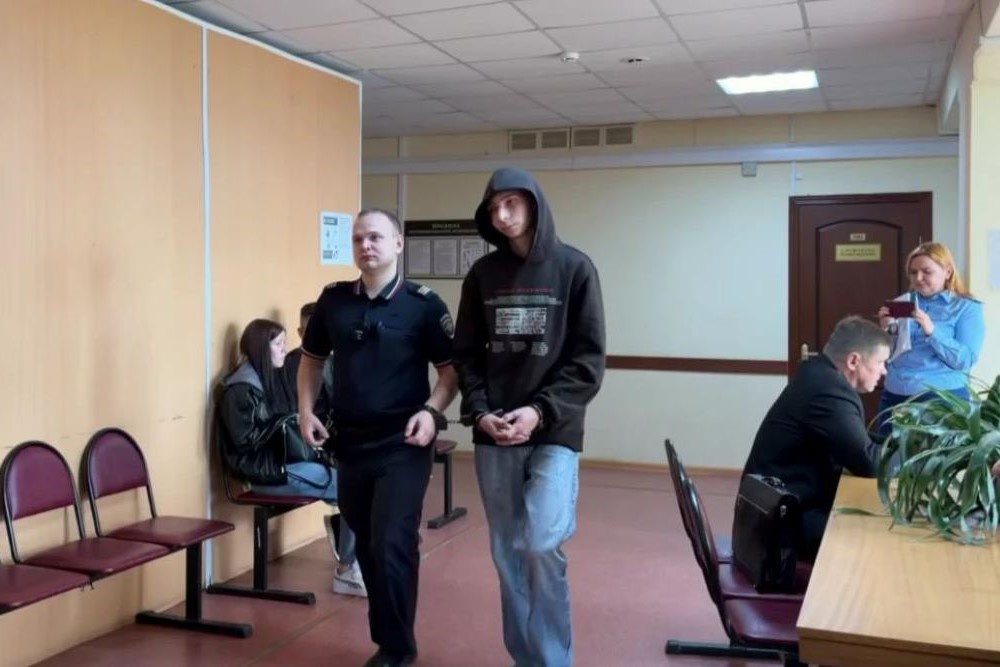 Суд заключил обвиняемого в смертельном ДТП под стражу. Суд заключил обвиняемого в смертельном ДТП под стражу.