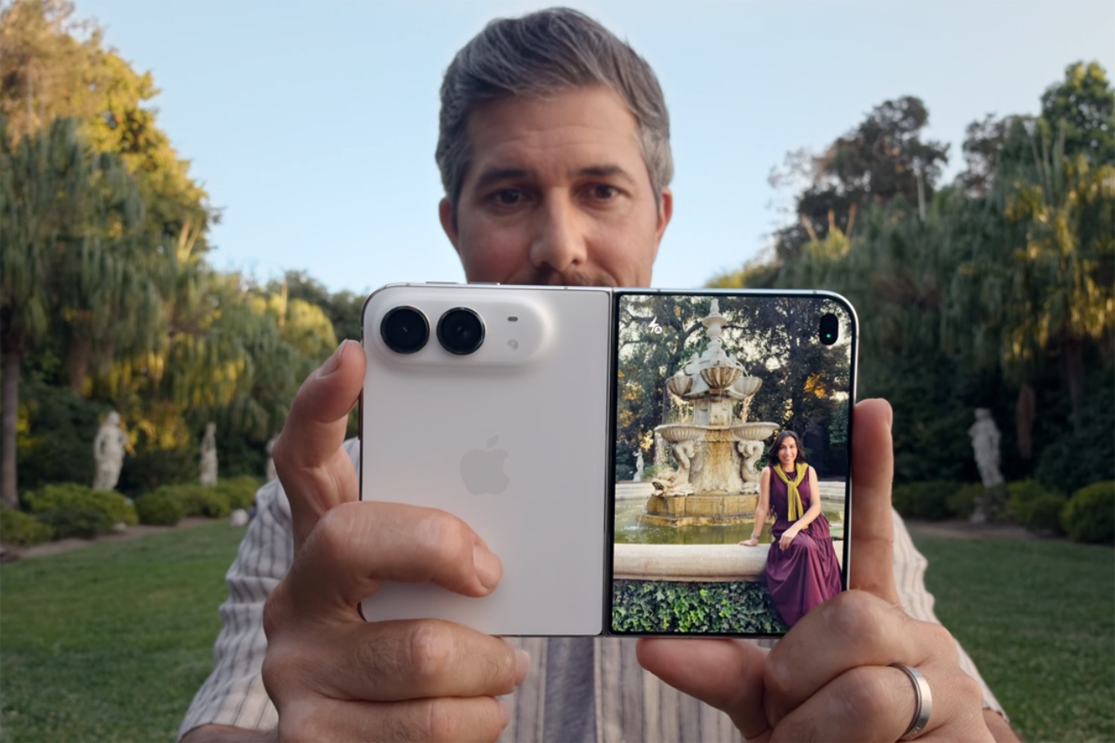 В сравнении с iPhone 18 Pro Max внутренний экран iPhone Duo больше на 50%.