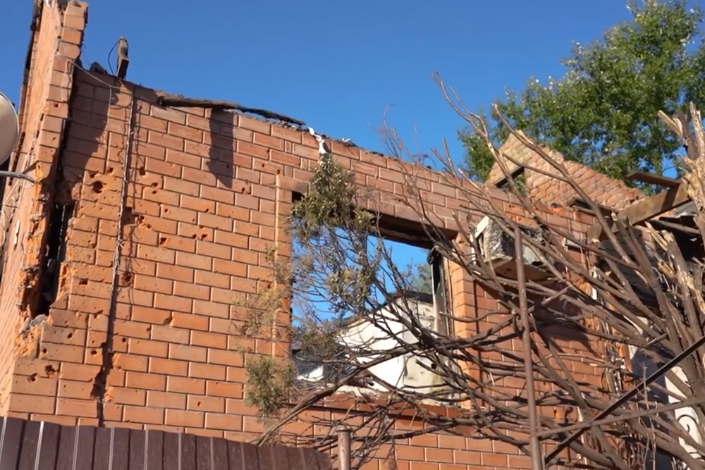 В Новороссийске в результате атаки БПЛА пострадали многие здания В Новороссийске в результате атаки БПЛА пострадали многие здания