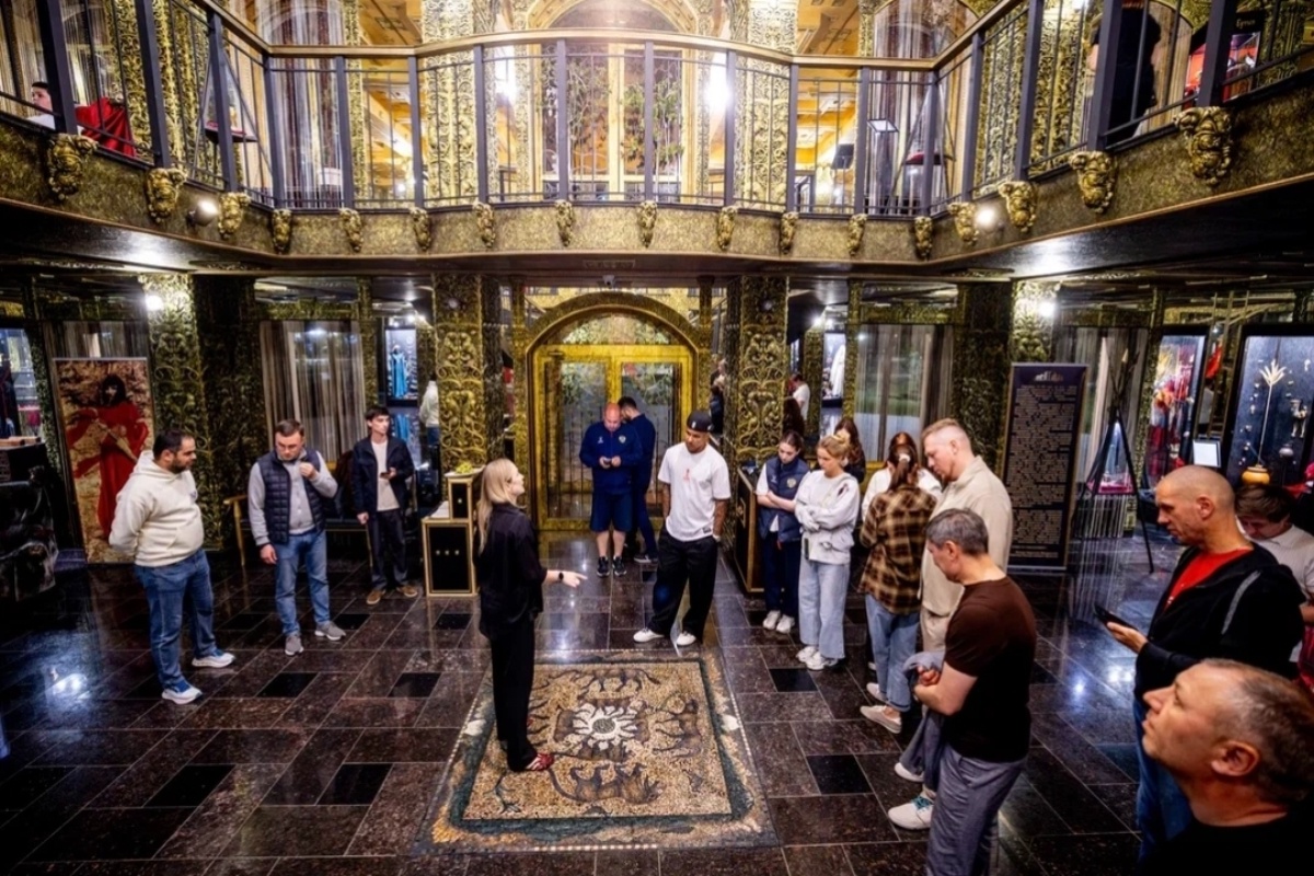 В "Золотой кладовой" Аси Еутых.