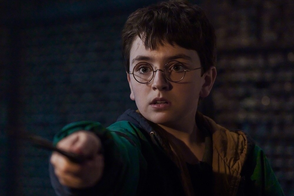 Главную роль исполнил Доминик Маклафлин, известный по комедии "Тыква" и сериалу "Одаренные".